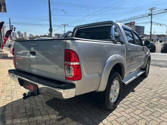 TOYOTA-HILUX-2.7 SR 4X2 CD 16V FLEX 4P AUTOMÁTICO TOYOTA-HILUX-2014