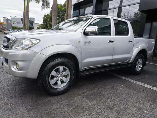 TOYOTA-HILUX-2.7 SR 4X2 CD 16V GASOLINA 4P MANUAL TOYOTA-HILUX-2010