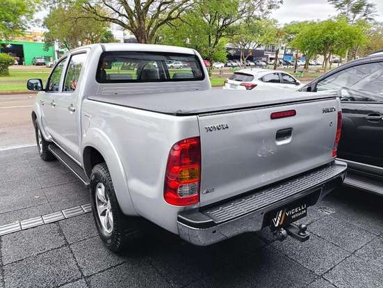 TOYOTA-HILUX-2010