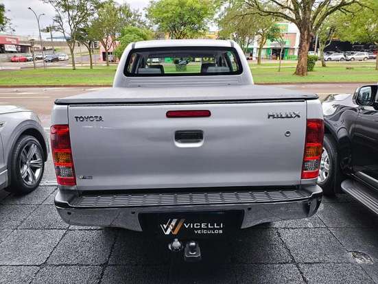 TOYOTA-HILUX-2010