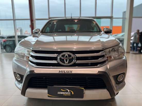 TOYOTA-HILUX-2018