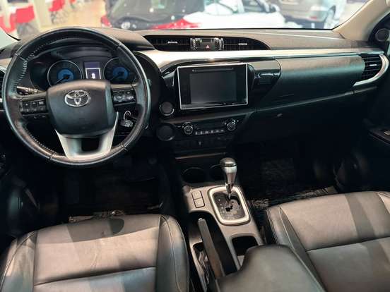 TOYOTA-HILUX-2018