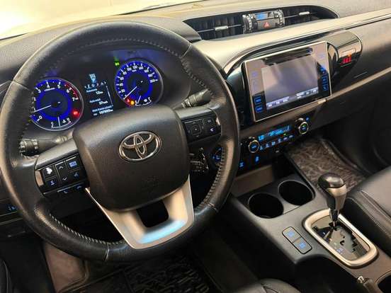 TOYOTA-HILUX-2017