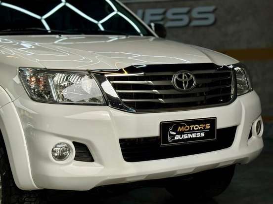 TOYOTA-HILUX-2013