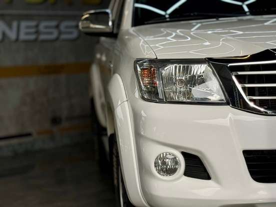 TOYOTA-HILUX-2013