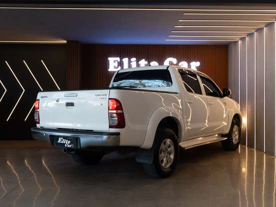 TOYOTA-HILUX-2.7 SRV 4X4 CD 16V FLEX 4P AUTOMÁTICO TOYOTA-HILUX-2013