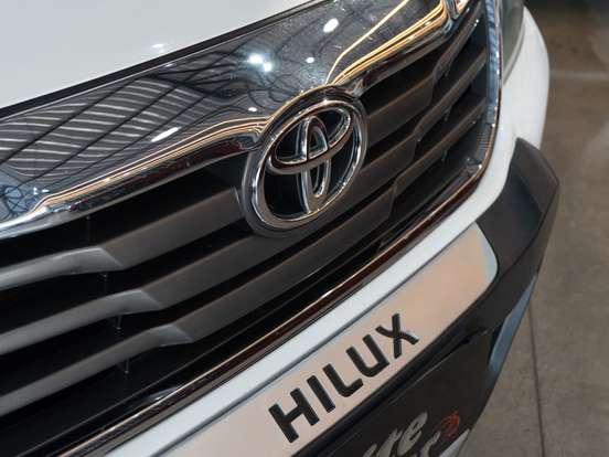 TOYOTA-HILUX-2013