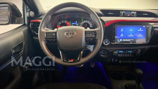TOYOTA-HILUX-2.8 D-4D TURBO DIESEL CD GR-S 4X4 AUTOMÁTICO TOYOTA-HILUX-2024