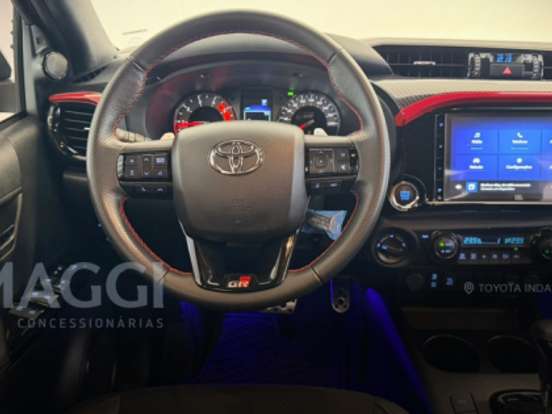 TOYOTA-HILUX-2.8 D-4D TURBO DIESEL CD GR-S 4X4 AUTOMÁTICO TOYOTA-HILUX-2024