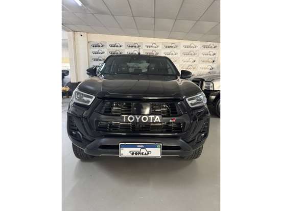 TOYOTA-HILUX-2022
