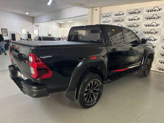 TOYOTA-HILUX-2022