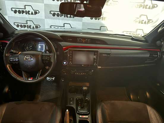 TOYOTA-HILUX-2.8 D-4D TURBO DIESEL CD GR-S 4X4 AUTOMÁTICO TOYOTA-HILUX-2022