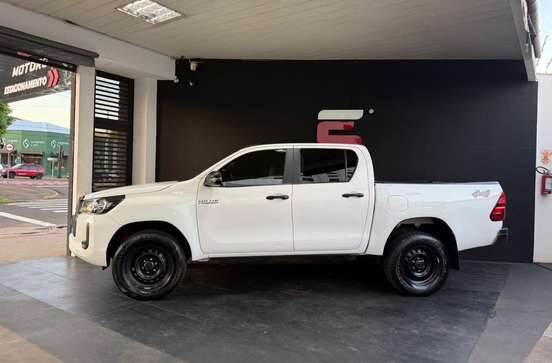 TOYOTA-HILUX-2024