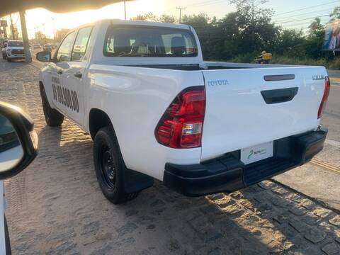 TOYOTA-HILUX-2024