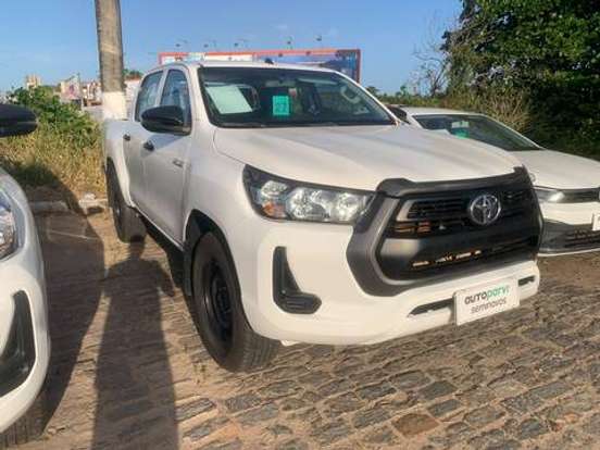 TOYOTA-HILUX-2.8 D-4D TURBO DIESEL CD POWER PACK 4X4 AUTOMÁTICO TOYOTA-HILUX-2024