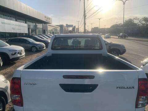 TOYOTA-HILUX-2.8 D-4D TURBO DIESEL CD POWER PACK 4X4 AUTOMÁTICO TOYOTA-HILUX-2024