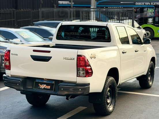 TOYOTA-HILUX-2.8 D-4D TURBO DIESEL CD POWER PACK 4X4 MANUAL TOYOTA-HILUX-2023