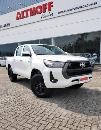 TOYOTA HILUX 2.8 D-4D TURBO DIESEL CD POWER PACK 4X4 MANUAL