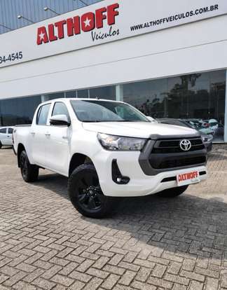 TOYOTA-HILUX-2023