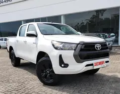 TOYOTA HILUX 2.8 D-4D TURBO DIESEL CD POWER PACK 4X4 MANUAL TOYOTA HILUX 2.8 D-4D TURBO DIESEL CD POWER PACK 4X4 MANUAL