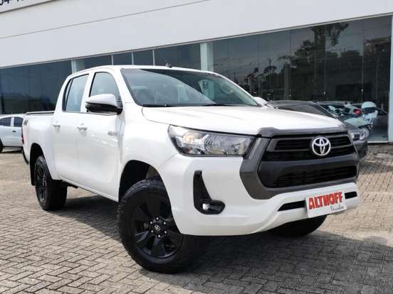 TOYOTA-HILUX-2.8 D-4D TURBO DIESEL CD POWER PACK 4X4 MANUAL TOYOTA-HILUX-2023