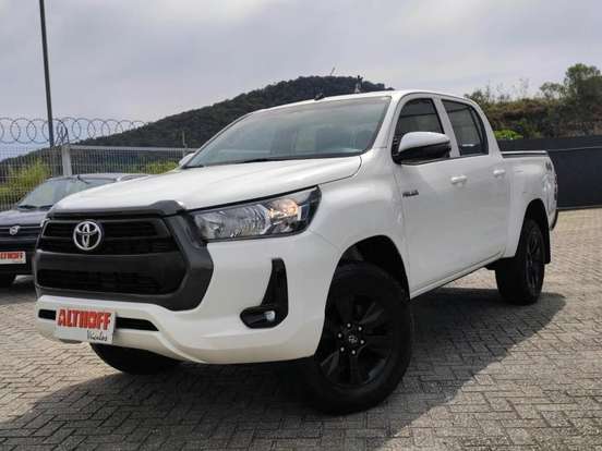 TOYOTA-HILUX-2.8 D-4D TURBO DIESEL CD POWER PACK 4X4 MANUAL TOYOTA-HILUX-2023