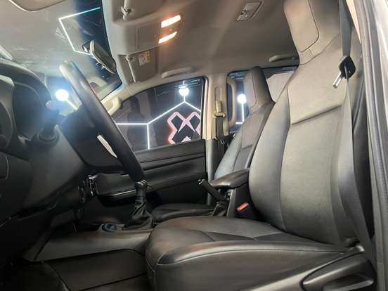 TOYOTA-HILUX-2022