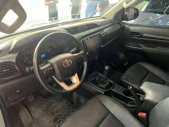 TOYOTA-HILUX-2022