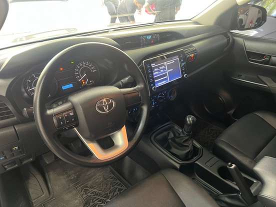 TOYOTA-HILUX-2022