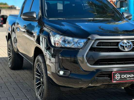 TOYOTA-HILUX-2.8 D-4D TURBO DIESEL CD SR 4X4 AUTOMÁTICO TOYOTA-HILUX-2024