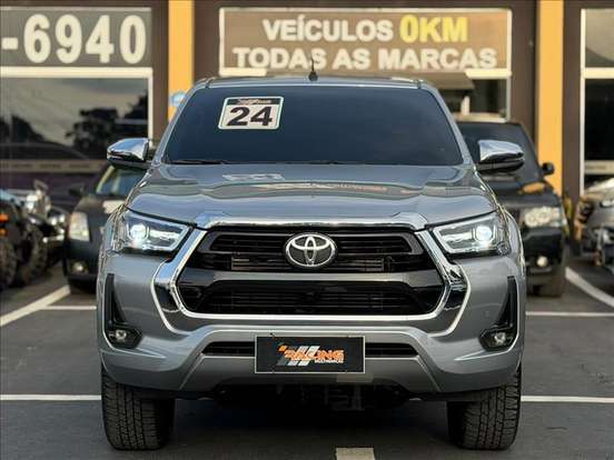 TOYOTA-HILUX-2.8 D-4D TURBO DIESEL CD SR 4X4 AUTOMÁTICO TOYOTA-HILUX-2023