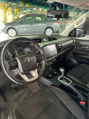 TOYOTA-HILUX-2023