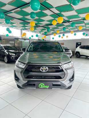 TOYOTA-HILUX-2023