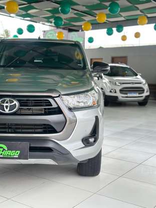 TOYOTA-HILUX-2.8 D-4D TURBO DIESEL CD SR 4X4 AUTOMÁTICO TOYOTA-HILUX-2023