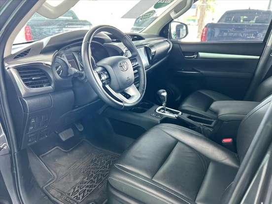 TOYOTA-HILUX-2.8 D-4D TURBO DIESEL CD SRV 4X4 AUTOMÁTICO TOYOTA-HILUX-2024