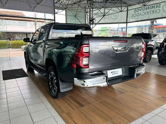 TOYOTA-HILUX-2.8 D-4D TURBO DIESEL CD SRV 4X4 AUTOMÁTICO TOYOTA-HILUX-2024