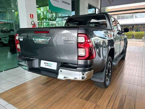 TOYOTA-HILUX-2.8 D-4D TURBO DIESEL CD SRV 4X4 AUTOMÁTICO TOYOTA-HILUX-2024