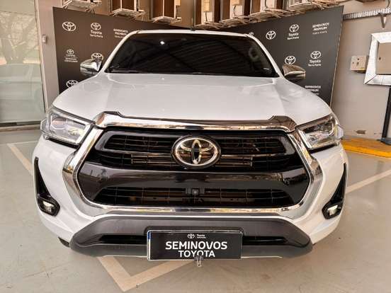 TOYOTA-HILUX-2.8 D-4D TURBO DIESEL CD SRX 4X4 AUTOMÁTICO TOYOTA-HILUX-2023