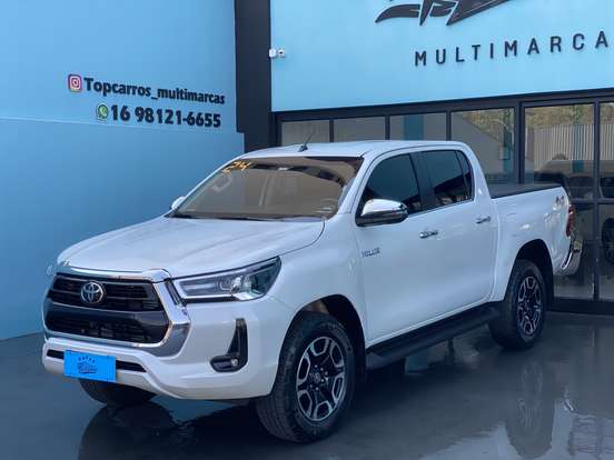 TOYOTA-HILUX-2.8 D-4D TURBO DIESEL CD SRX 4X4 AUTOMÁTICO TOYOTA-HILUX-2023