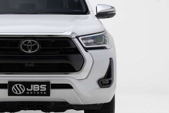 TOYOTA-HILUX-2024