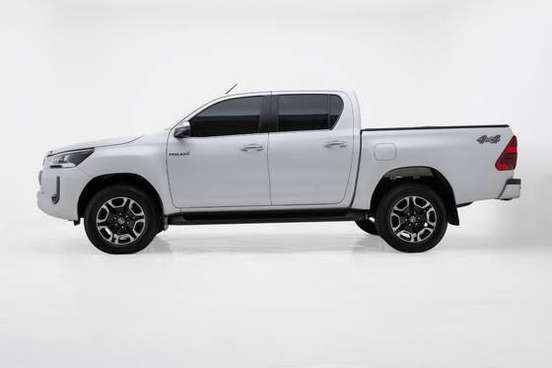 TOYOTA-HILUX-2024