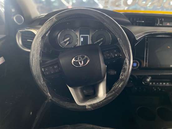 TOYOTA-HILUX-2026