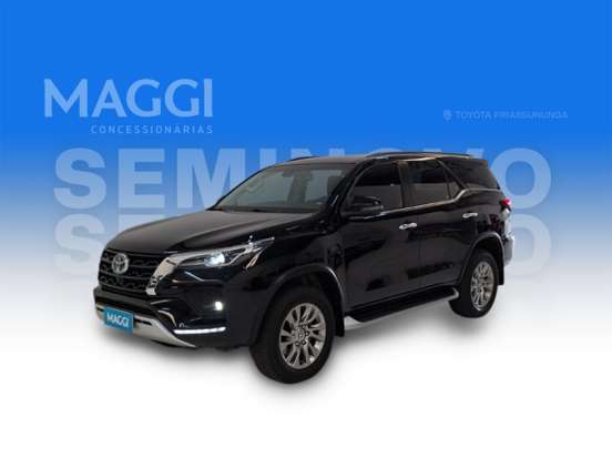 TOYOTA-HILUX-2023