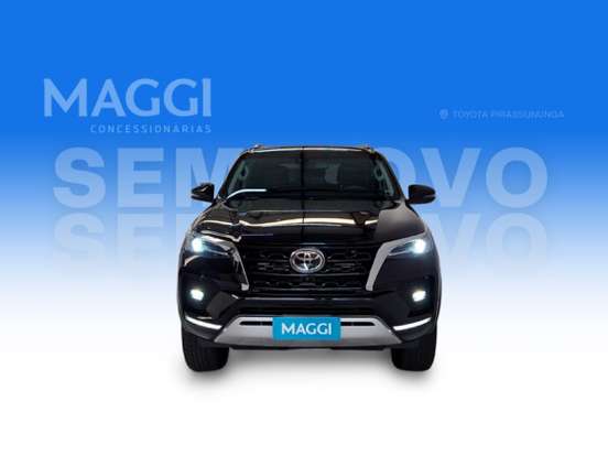 TOYOTA-HILUX-2023