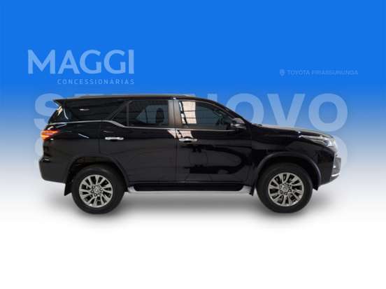 TOYOTA-HILUX-2023
