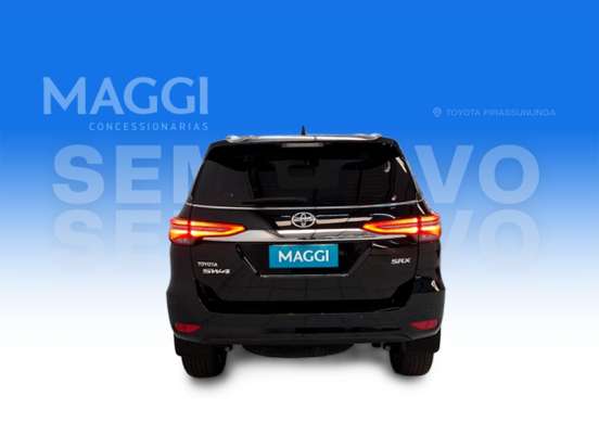 TOYOTA-HILUX-2023