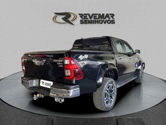 TOYOTA-HILUX-2023