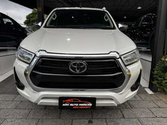 TOYOTA-HILUX-2.8 D-4D TURBO DIESEL CD SRX 4X4 AUTOMÁTICO TOYOTA-HILUX-2020