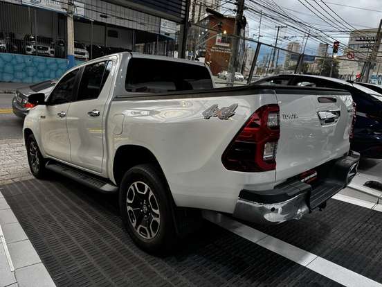 TOYOTA-HILUX-2020