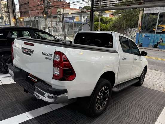 TOYOTA-HILUX-2020